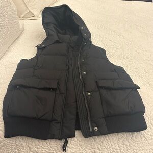 GAP black down vest 
Size M